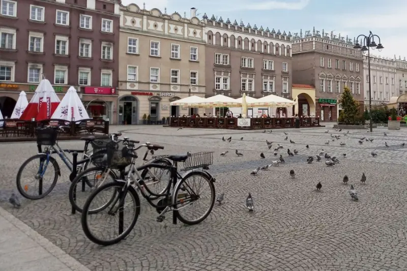 Długie dojazdy stały się normą. Tylko nieliczni wybierają rower